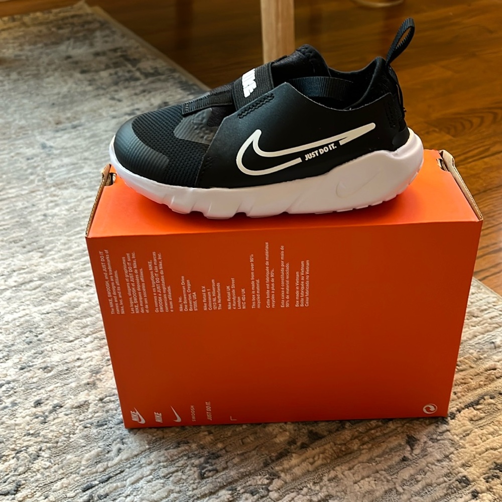 Black Flex Runner 2
